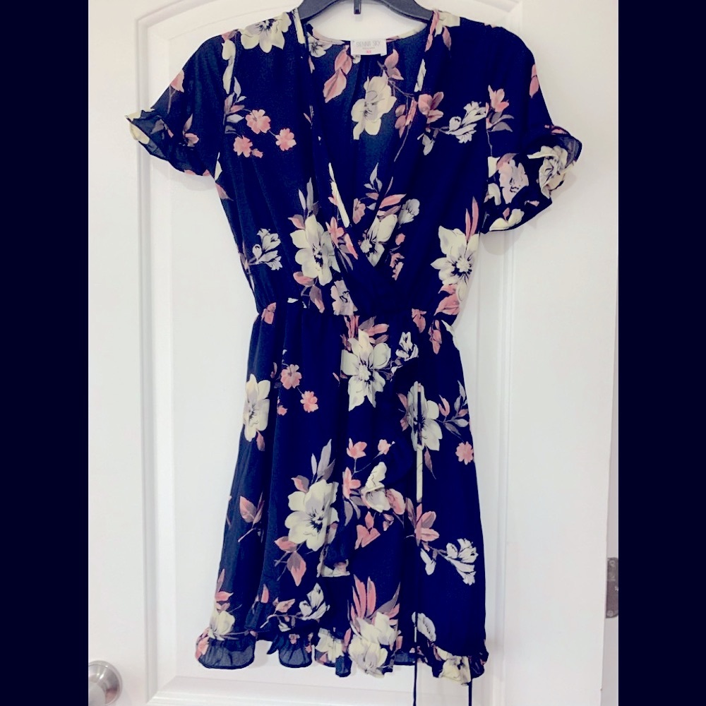 Floral dress, super cute,